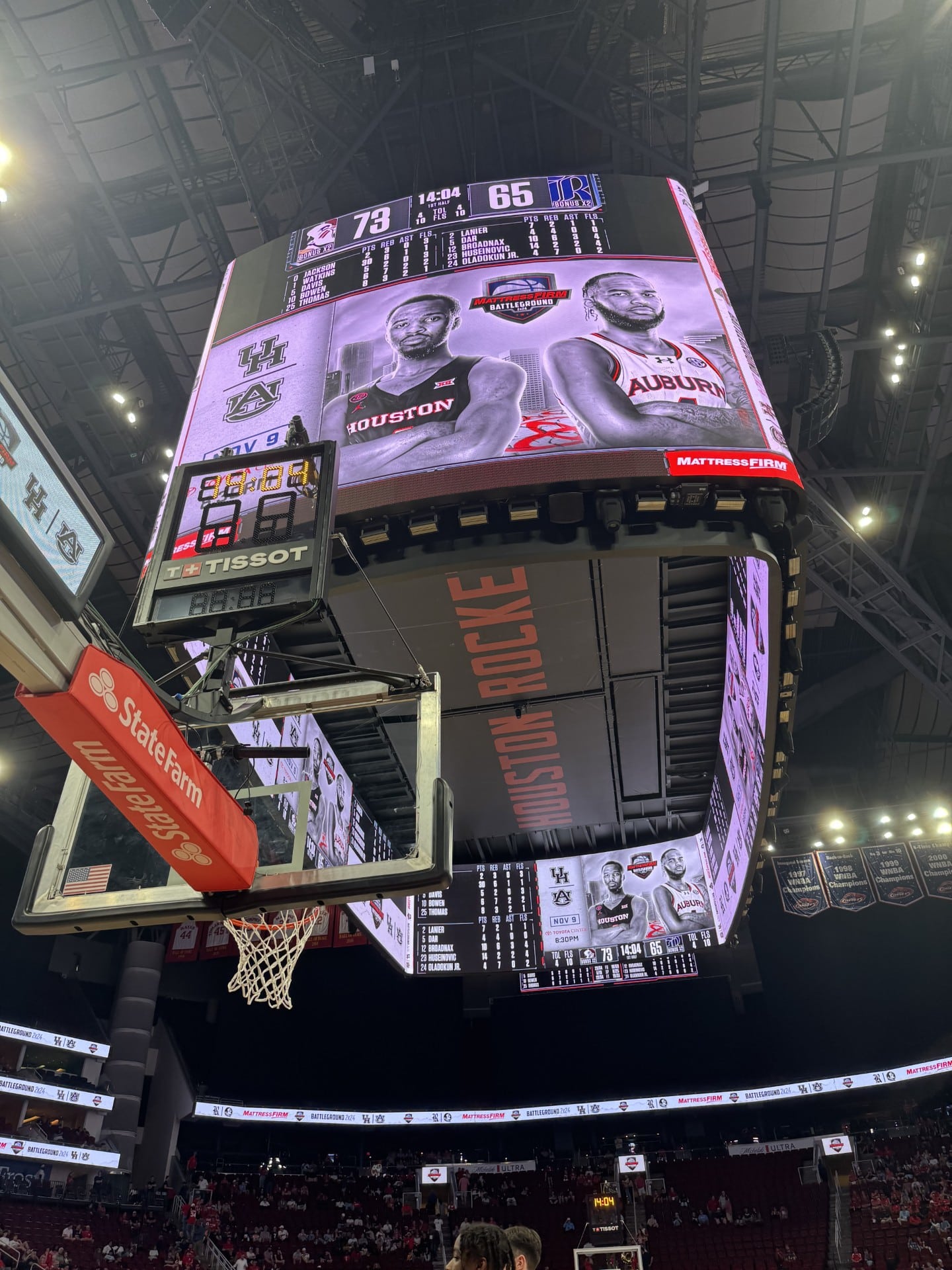 Houston basketball vs Auburn jumbotron