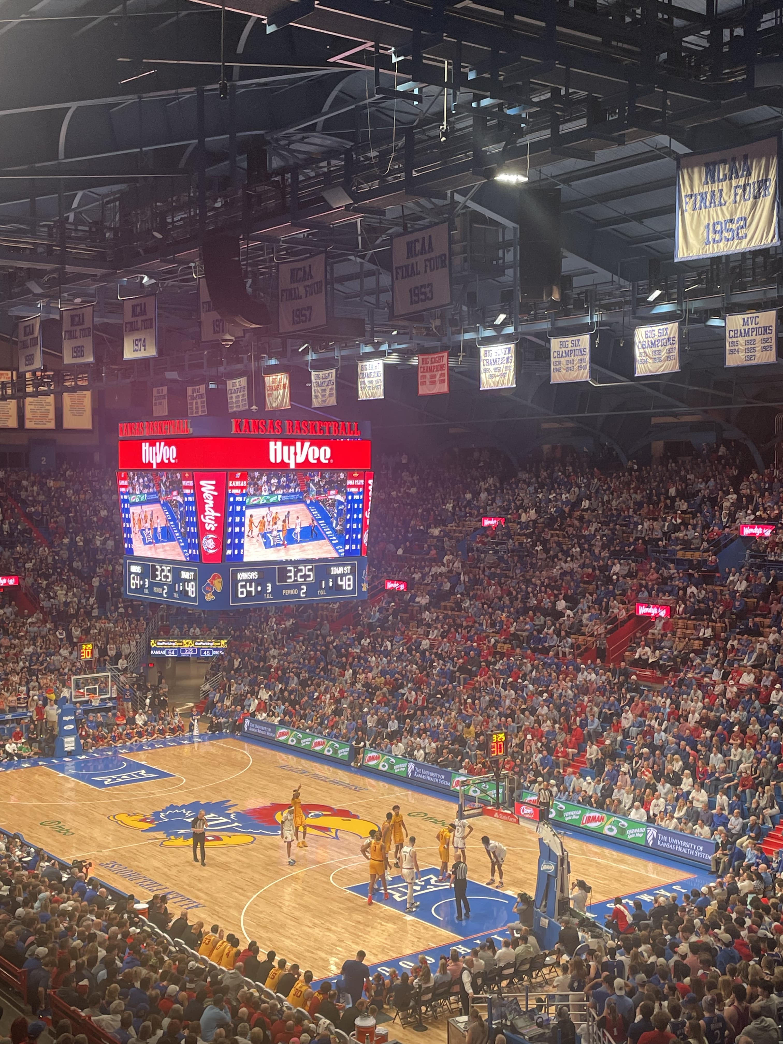 Kansas Basketball vs Iowa State at Allen Fieldhouse (Photo credit: Ariel Puterman, CBB Review)