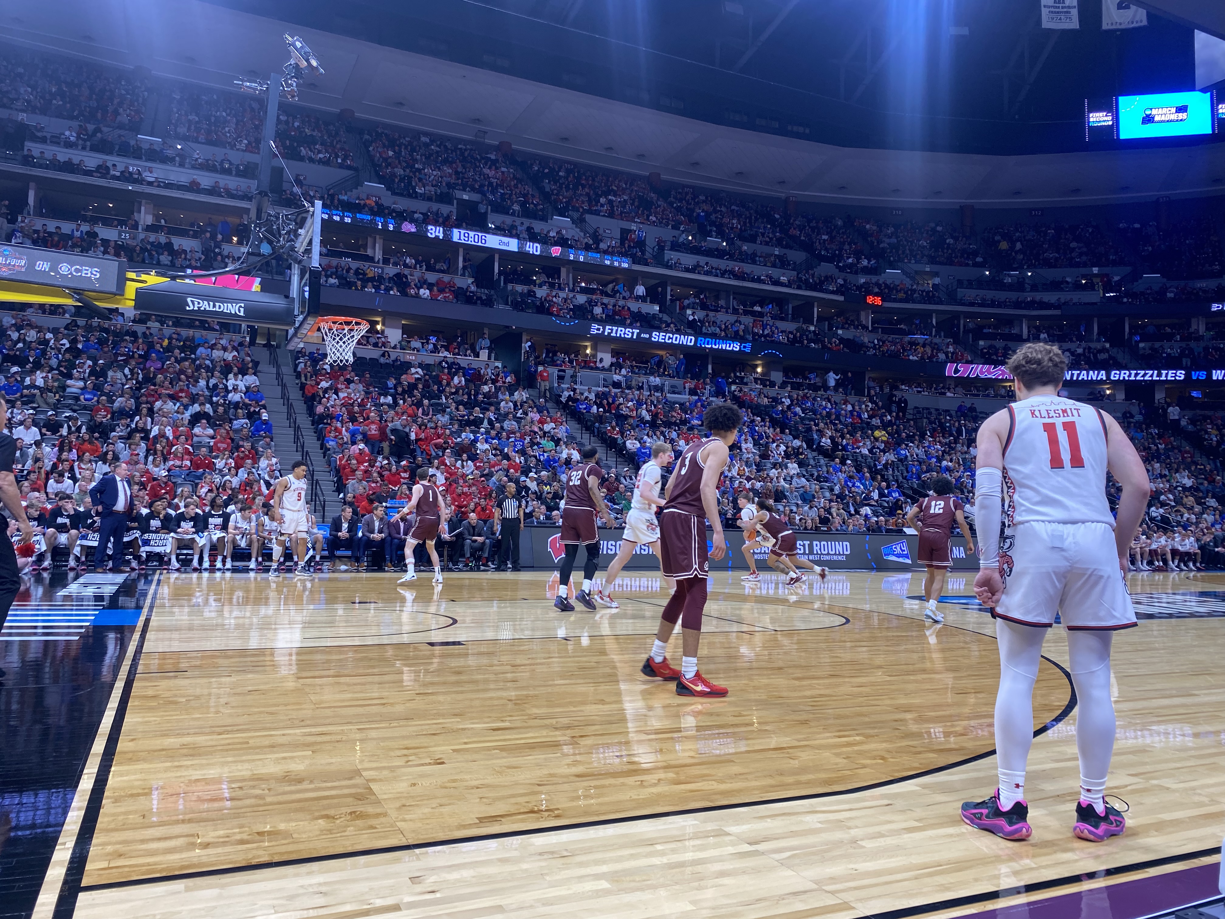 Wisconsin basketball beat Montana 85-66 to advance to the Round of 32 on Thursday (Photo Credit: Mihir Sinhasan, CBB Review)