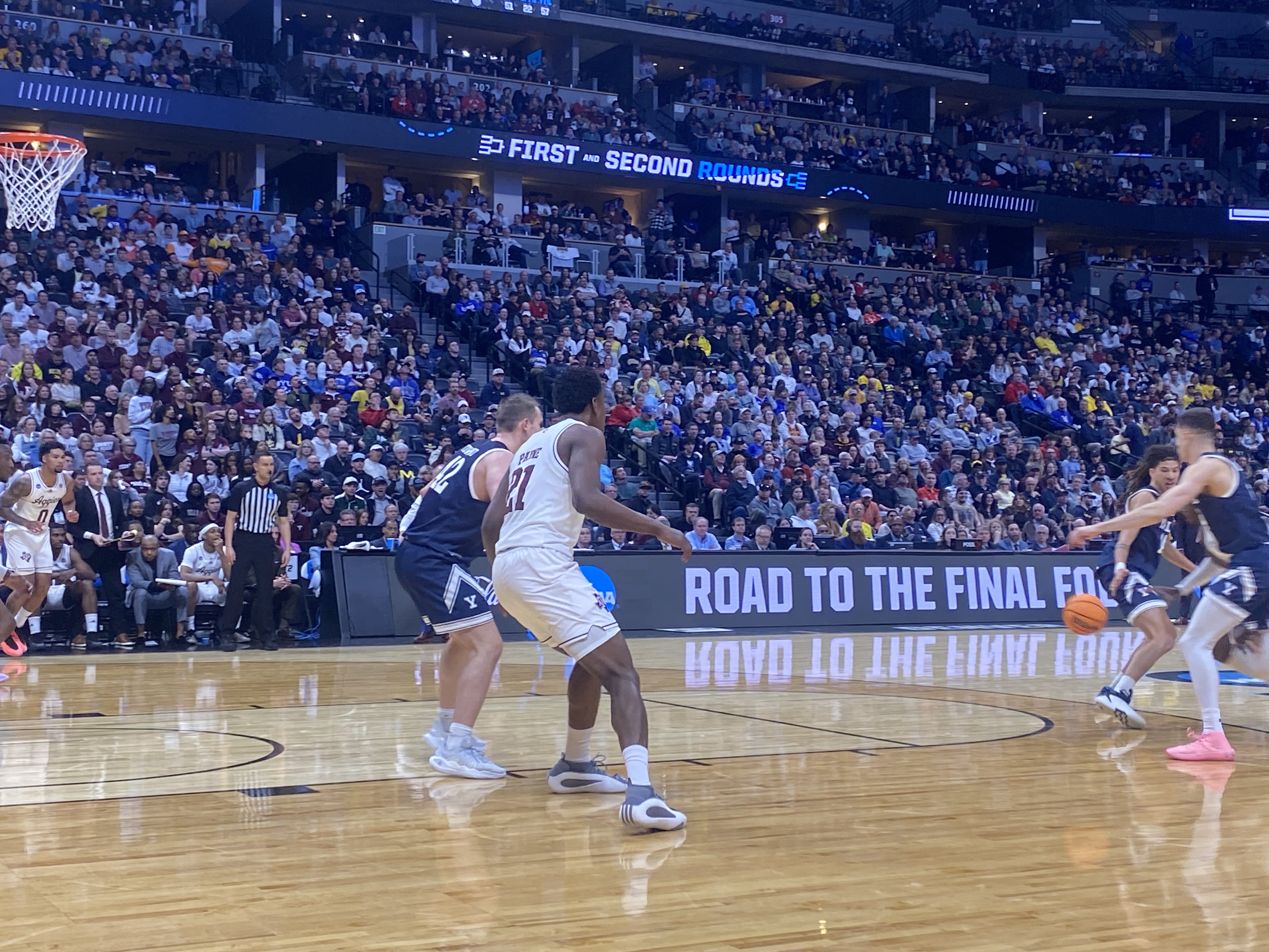 Texas A&M basketball's Pharrel Payne backs into the post in his team's game against Yale (Photo Credit: Mihir Sinhasan, CBB Review)
