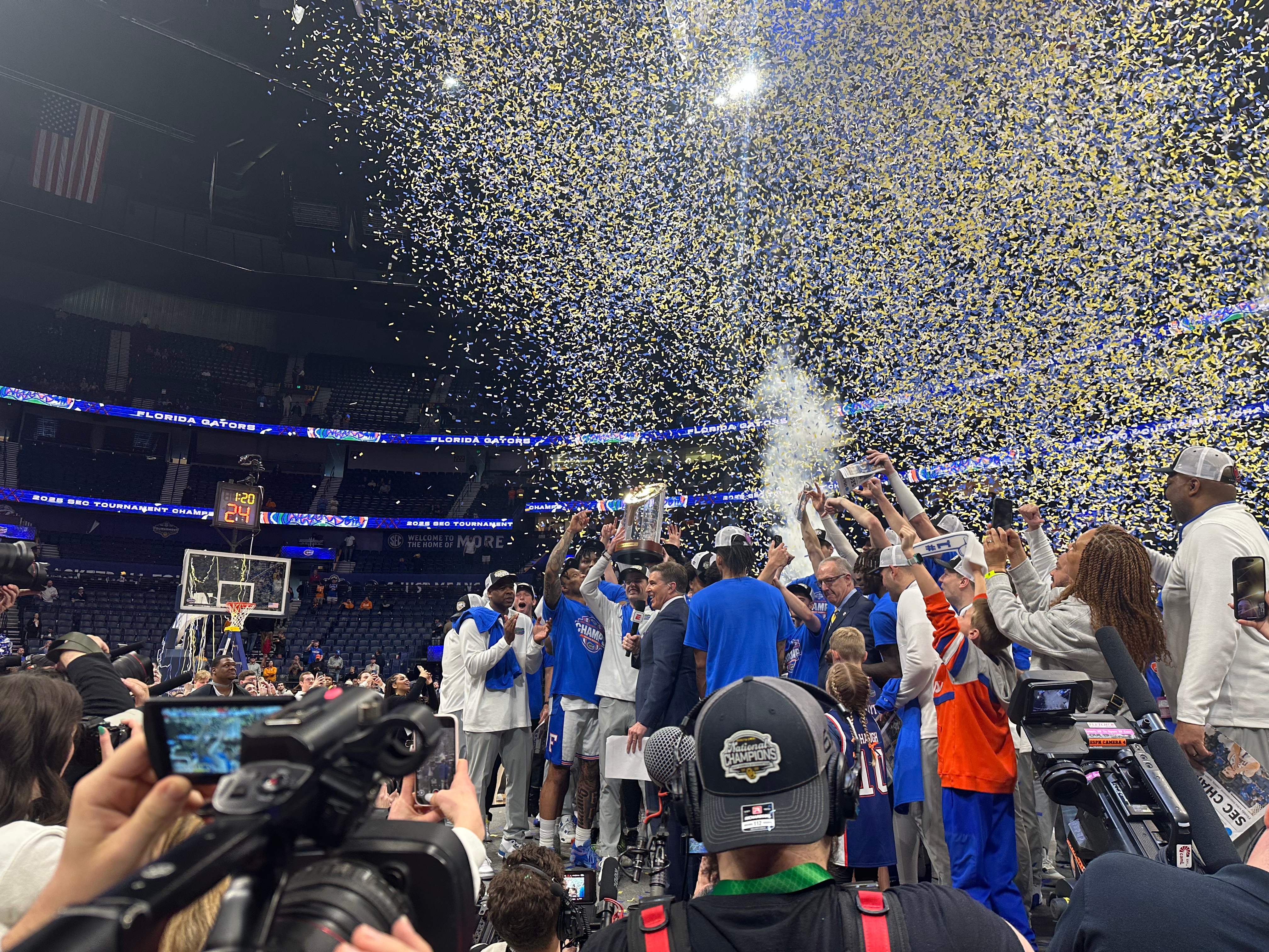Florida basketball celebrates after winning SEC Tournament (Photo credit: Nick Elliott, CBB Reivew)